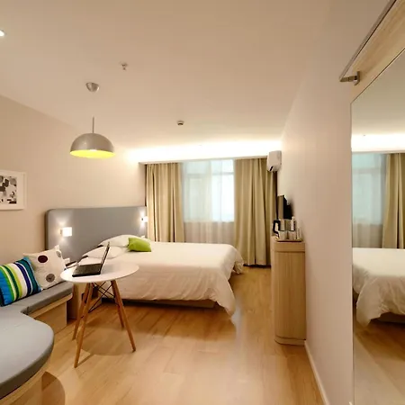 Chaleureuse Echappee : Commodites, Calme, Confort Apartment